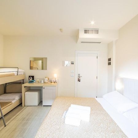 Ferretti Beach Hotel Rimini Extérieur photo