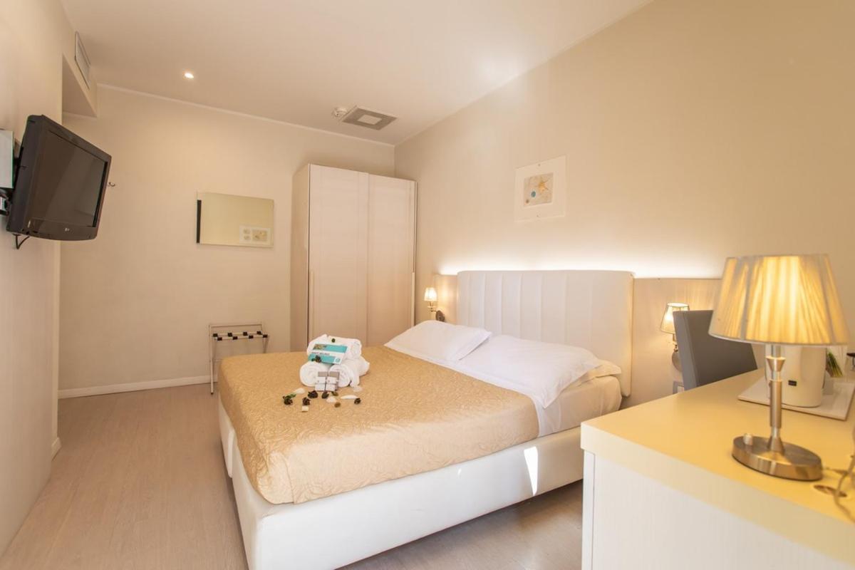 Ferretti Beach Hotel Rimini Extérieur photo