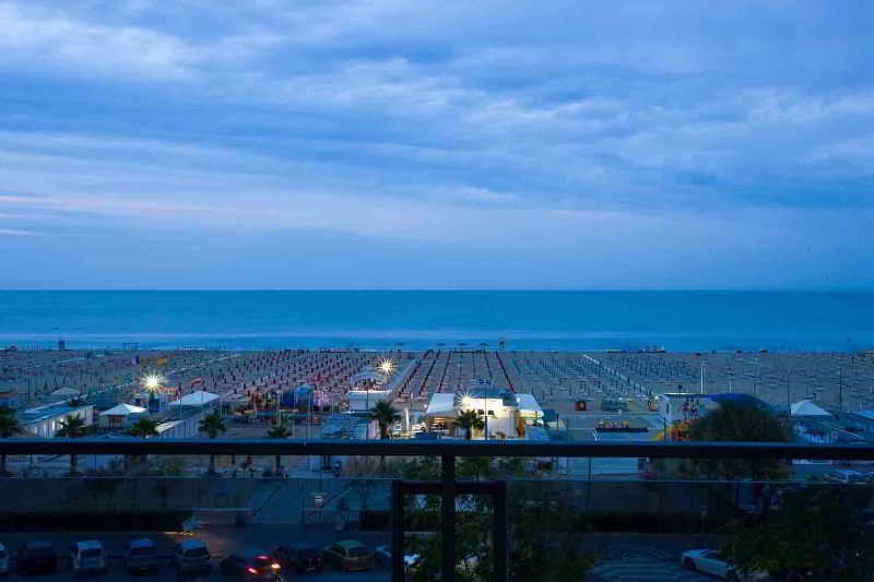 Ferretti Beach Hotel Rimini Extérieur photo