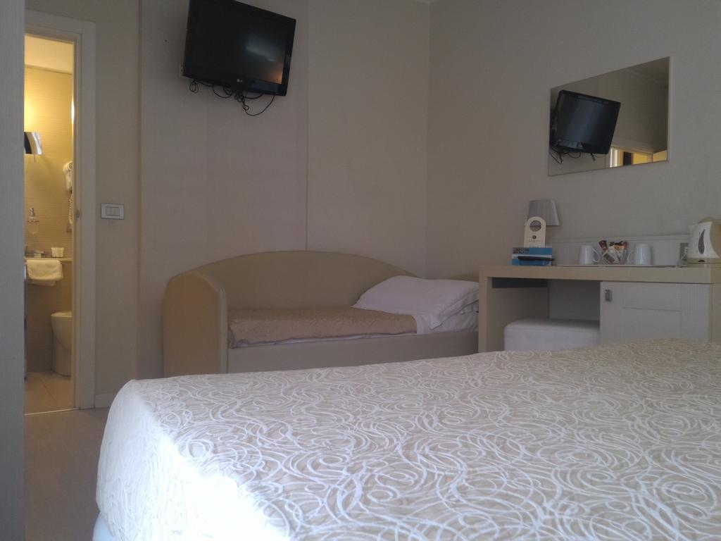 Ferretti Beach Hotel Rimini Extérieur photo