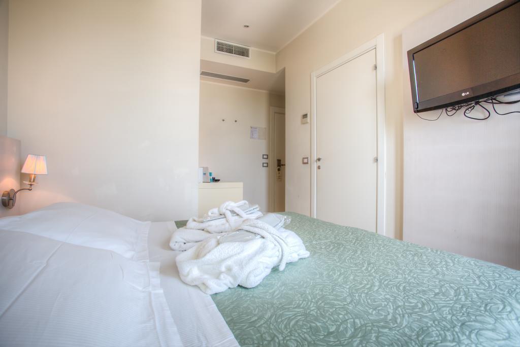Ferretti Beach Hotel Rimini Extérieur photo