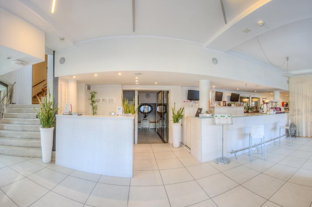Ferretti Beach Hotel Rimini Extérieur photo