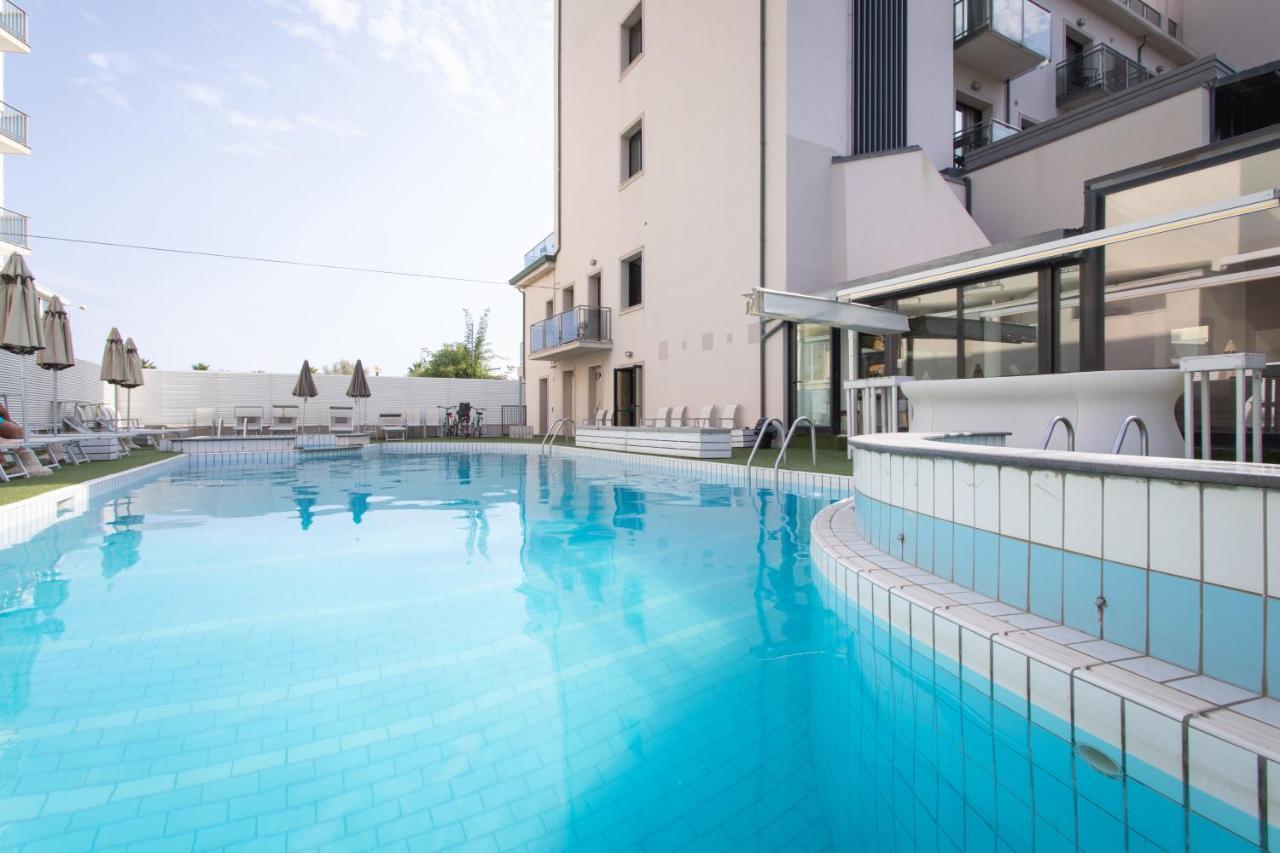 Ferretti Beach Hotel Rimini Extérieur photo