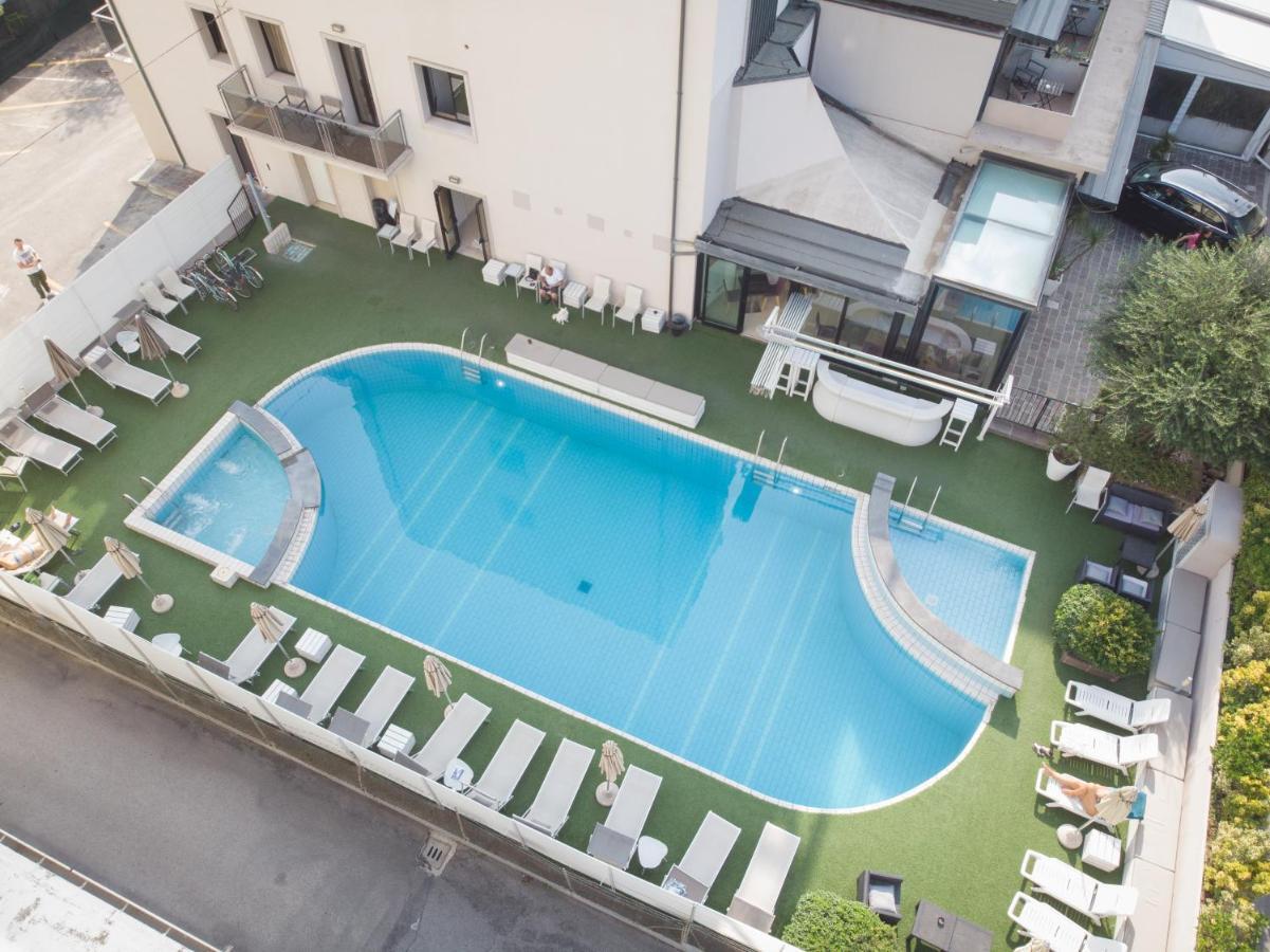 Ferretti Beach Hotel Rimini Extérieur photo